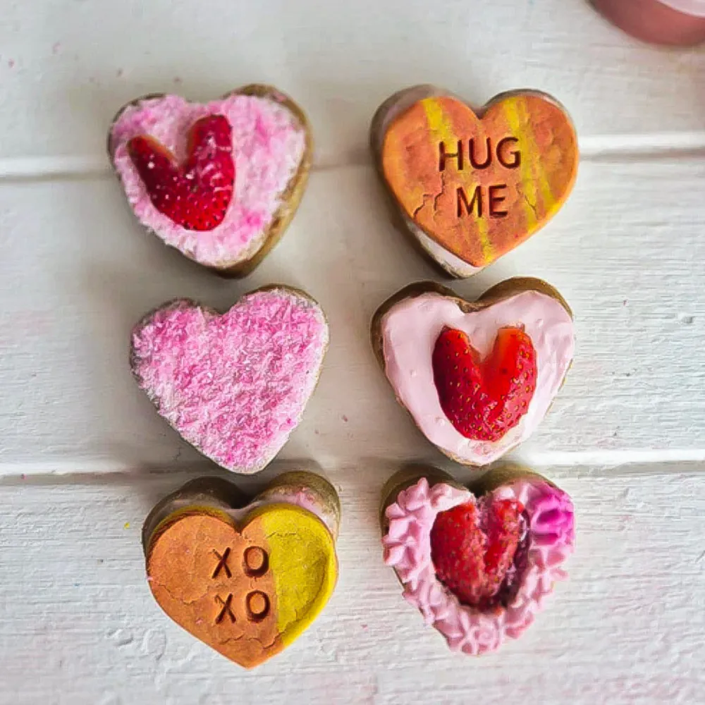 Mimi & Munch Valentine’s Strawberry Pupcakes 6’s